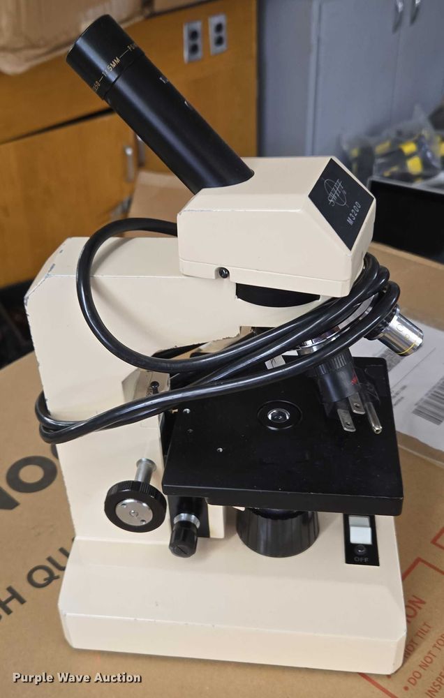 image for item EU3819 Swift M3200 microscopes  