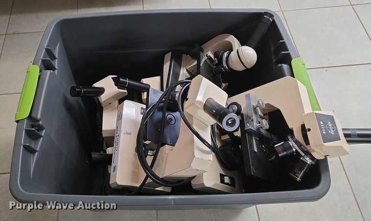 image for item EU3819 Swift M3200 microscopes  