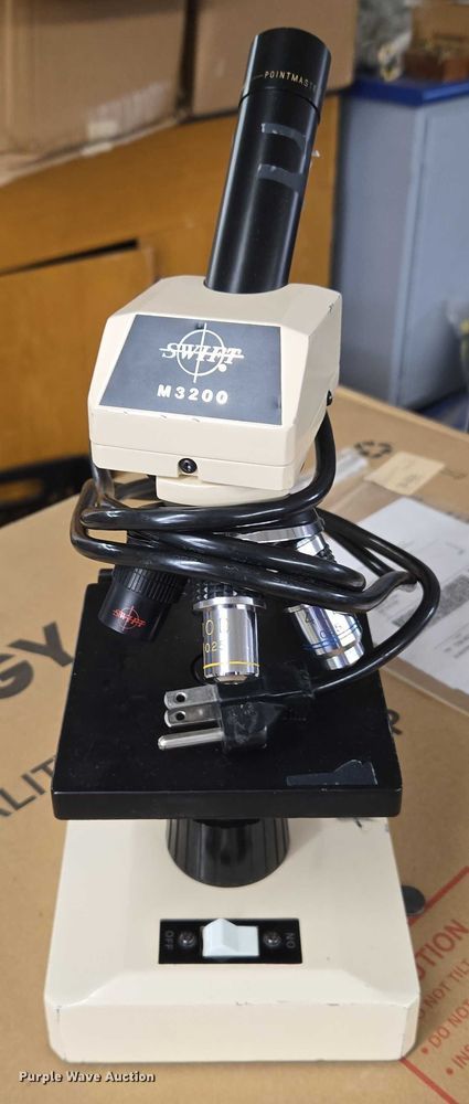 image for item EU3819 Swift M3200 microscopes  