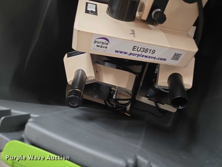 image for item EU3819 Swift M3200 microscopes  