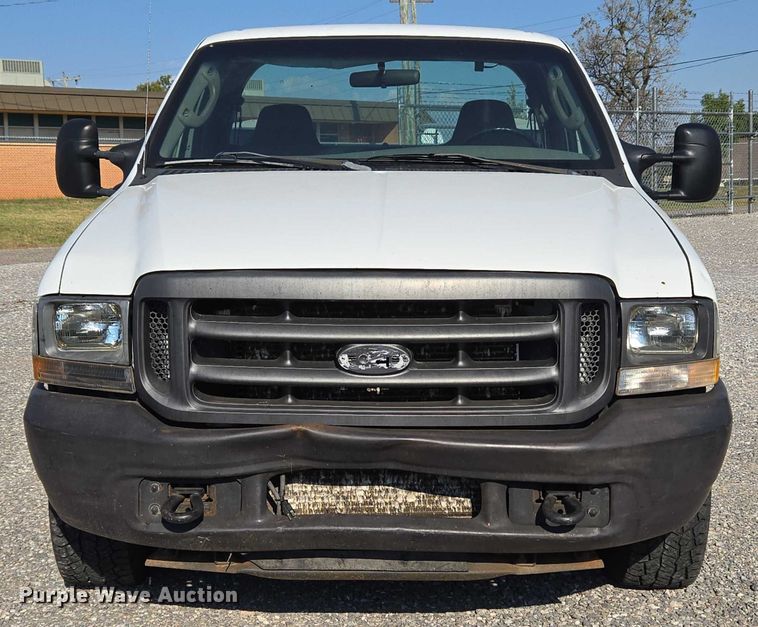 image for item EU3834 2004 Ford F250 Super Duty utility bed pickup truck