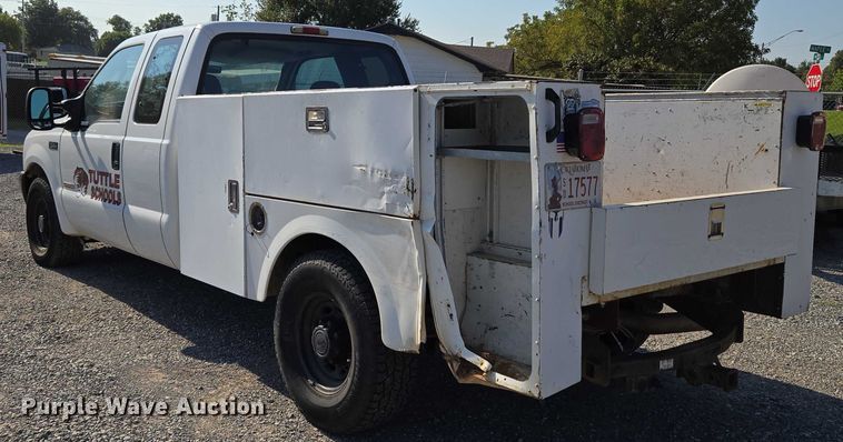 image for item EU3834 2004 Ford F250 Super Duty utility bed pickup truck