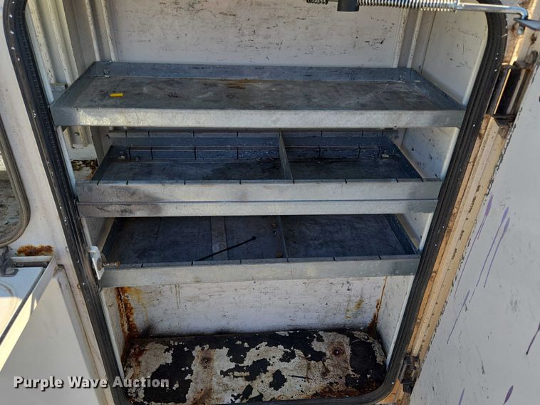 image for item EU3834 2004 Ford F250 Super Duty utility bed pickup truck