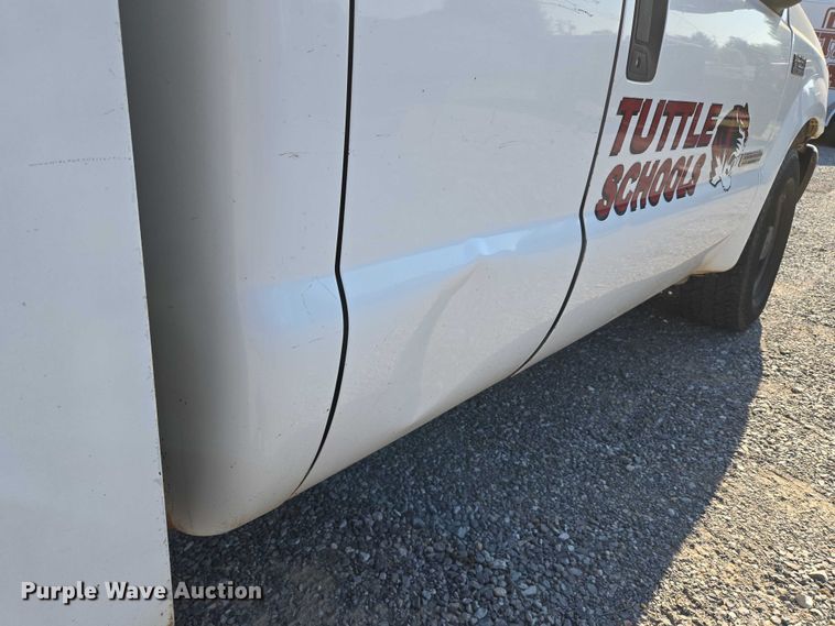 image for item EU3834 2004 Ford F250 Super Duty utility bed pickup truck