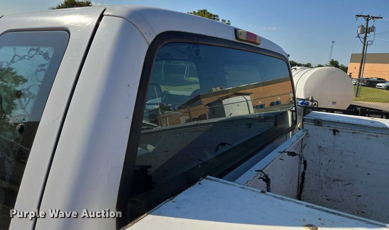 image for item EU3834 2004 Ford F250 Super Duty utility bed pickup truck