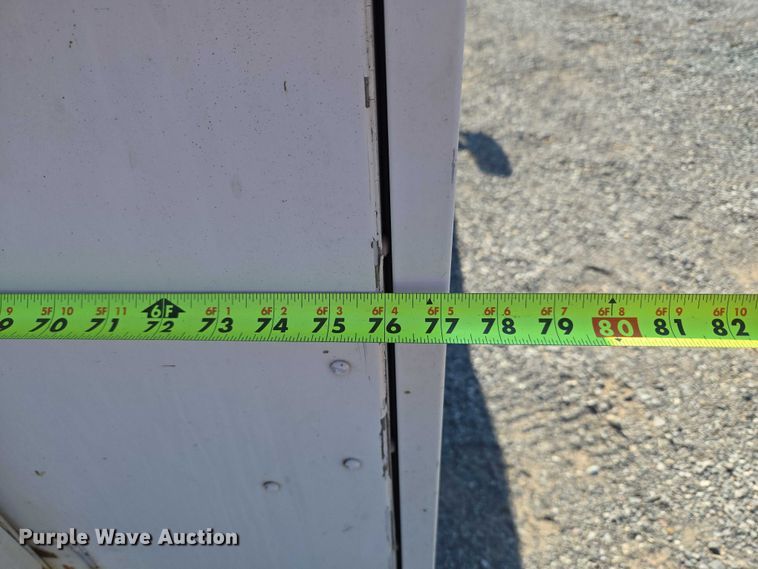 image for item EU3834 2004 Ford F250 Super Duty utility bed pickup truck