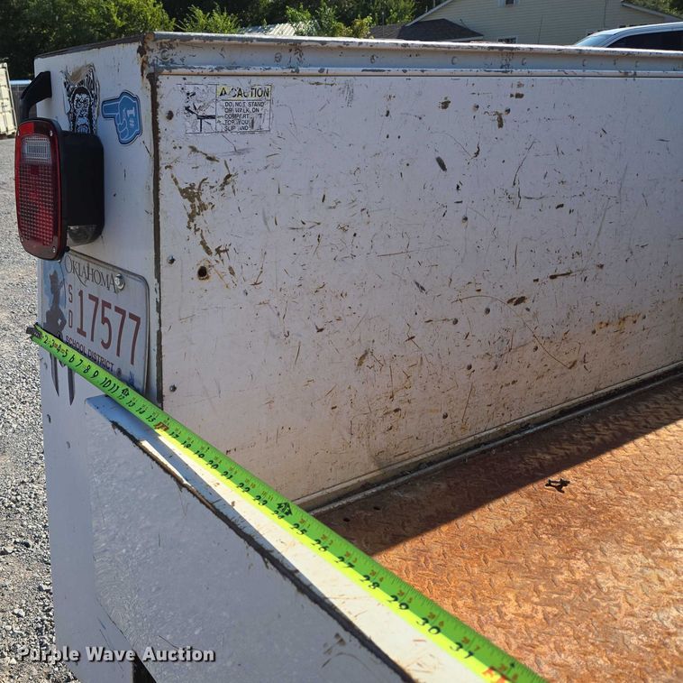 image for item EU3834 2004 Ford F250 Super Duty utility bed pickup truck