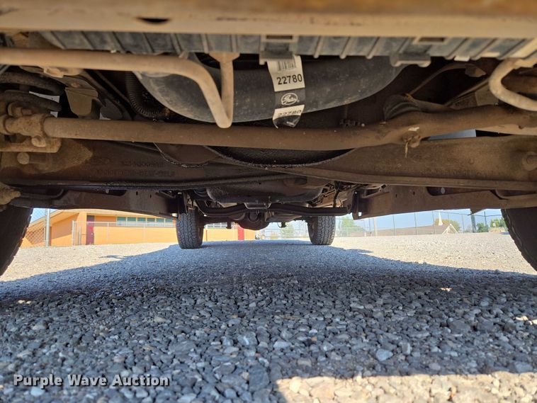 image for item EU3834 2004 Ford F250 Super Duty utility bed pickup truck