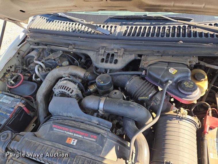 image for item EU3834 2004 Ford F250 Super Duty utility bed pickup truck