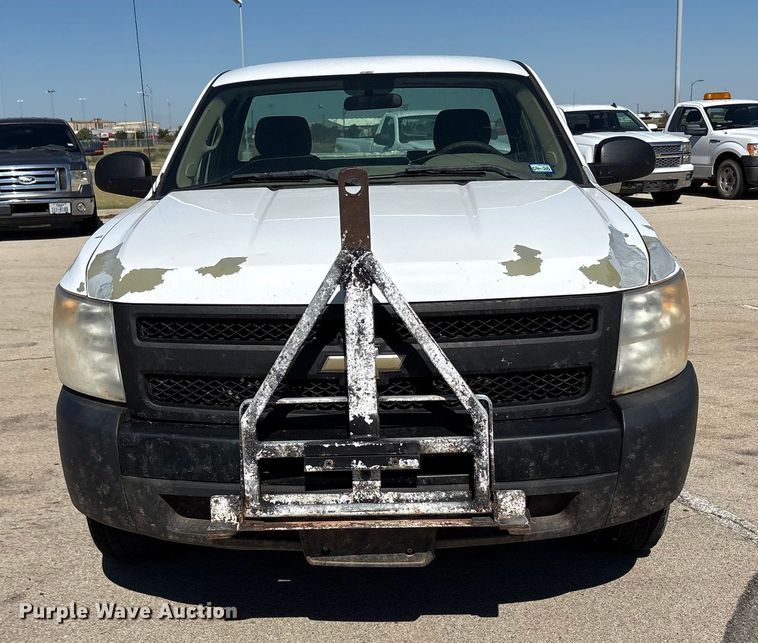 image for item EU4683 2011 Chevrolet Silverado 1500 pickup truck