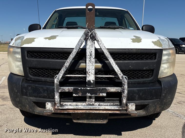 image for item EU4683 2011 Chevrolet Silverado 1500 pickup truck