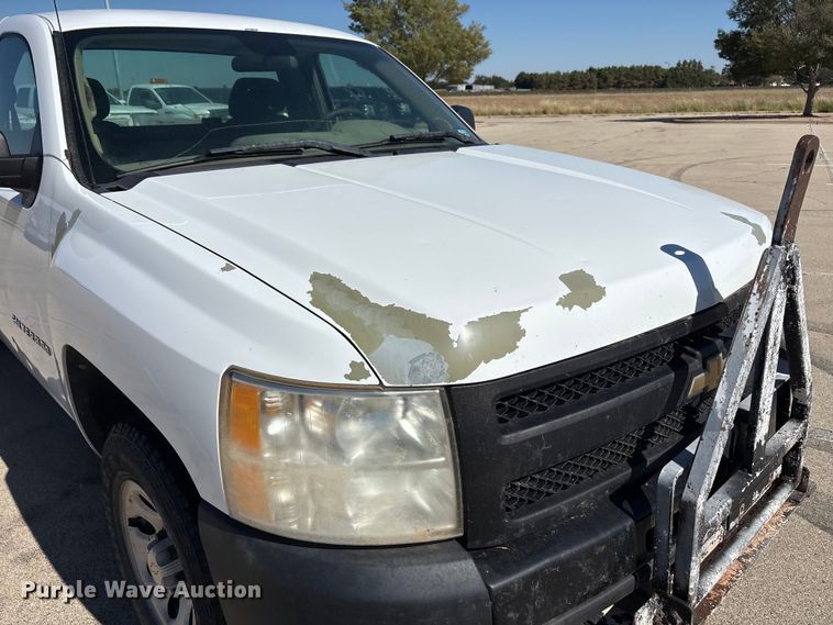 image for item EU4683 2011 Chevrolet Silverado 1500 pickup truck