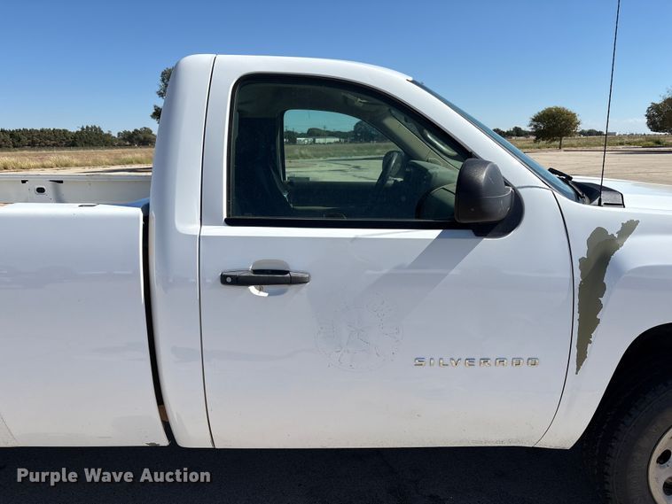 image for item EU4683 2011 Chevrolet Silverado 1500 pickup truck