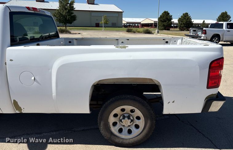 image for item EU4683 2011 Chevrolet Silverado 1500 pickup truck