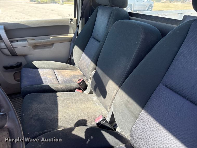 image for item EU4683 2011 Chevrolet Silverado 1500 pickup truck