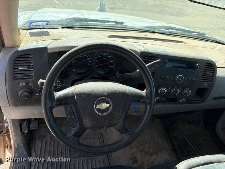 image for item EU4683 2011 Chevrolet Silverado 1500 pickup truck