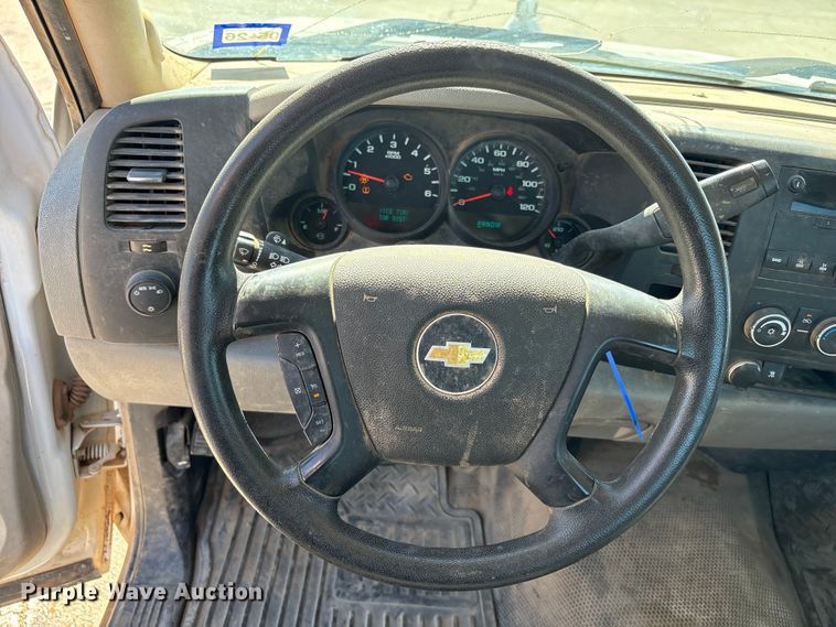 image for item EU4683 2011 Chevrolet Silverado 1500 pickup truck