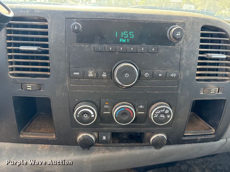 image for item EU4683 2011 Chevrolet Silverado 1500 pickup truck