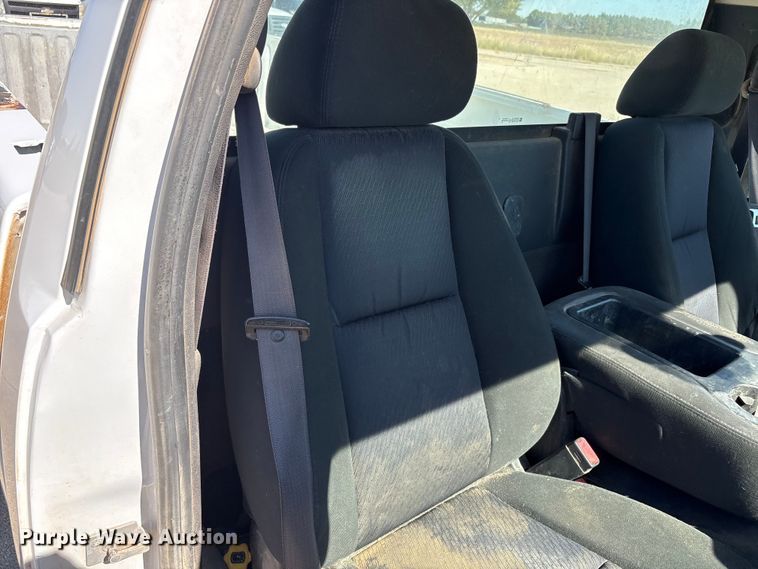 image for item EU4683 2011 Chevrolet Silverado 1500 pickup truck