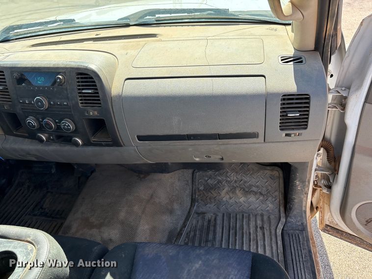 image for item EU4683 2011 Chevrolet Silverado 1500 pickup truck