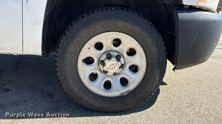 image for item EU4683 2011 Chevrolet Silverado 1500 pickup truck