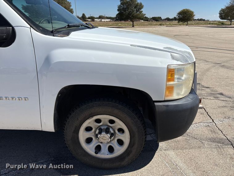 image for item EU4684 2011 Chevrolet Silverado 1500 pickup truck