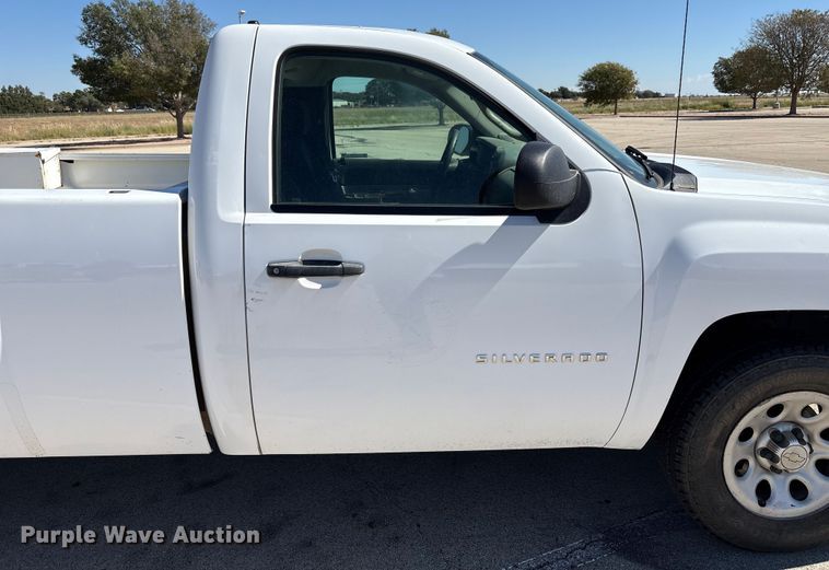 image for item EU4684 2011 Chevrolet Silverado 1500 pickup truck