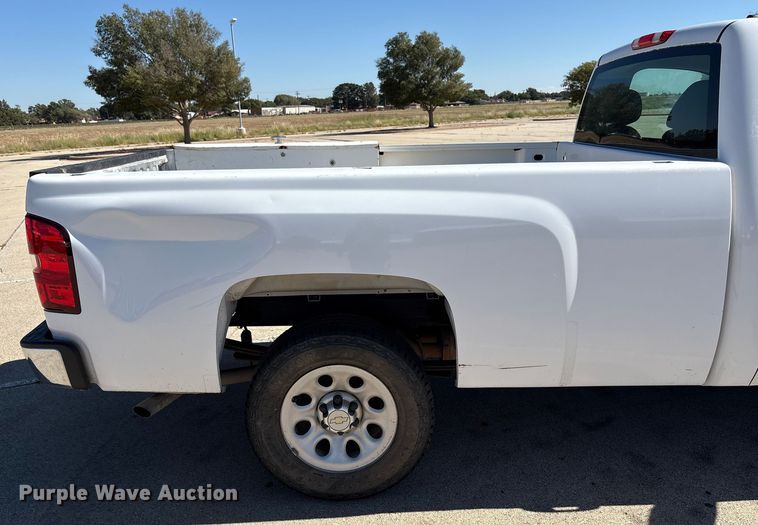 image for item EU4684 2011 Chevrolet Silverado 1500 pickup truck