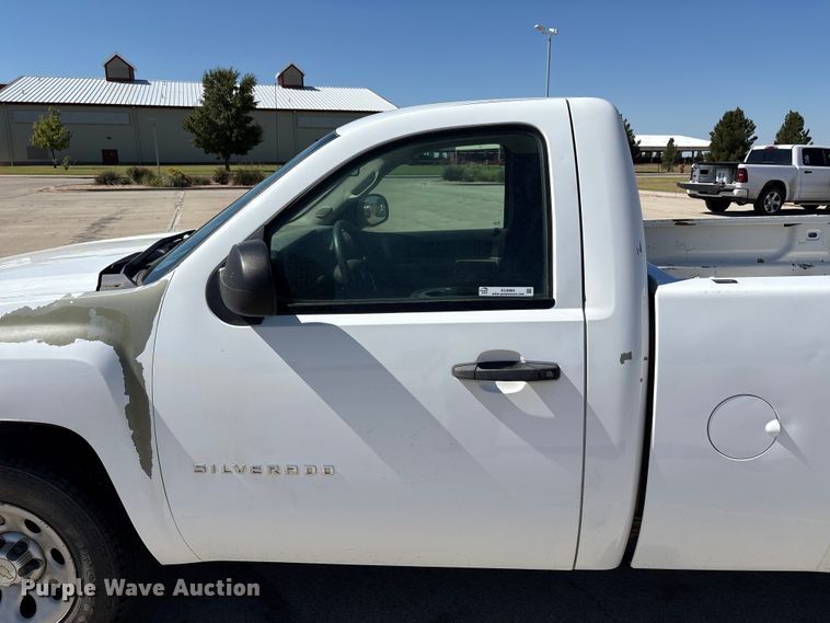 image for item EU4684 2011 Chevrolet Silverado 1500 pickup truck