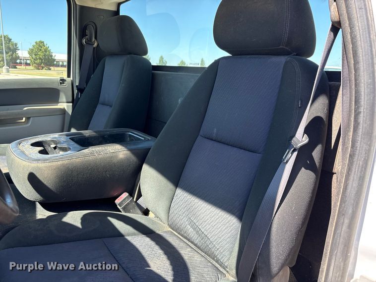 image for item EU4684 2011 Chevrolet Silverado 1500 pickup truck