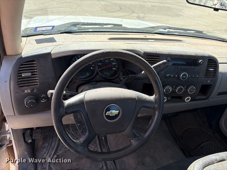 image for item EU4684 2011 Chevrolet Silverado 1500 pickup truck