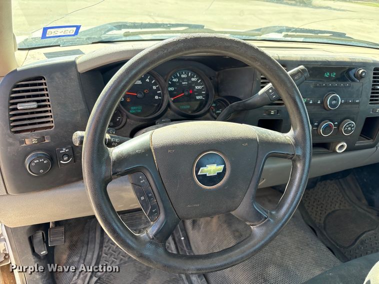 image for item EU4684 2011 Chevrolet Silverado 1500 pickup truck