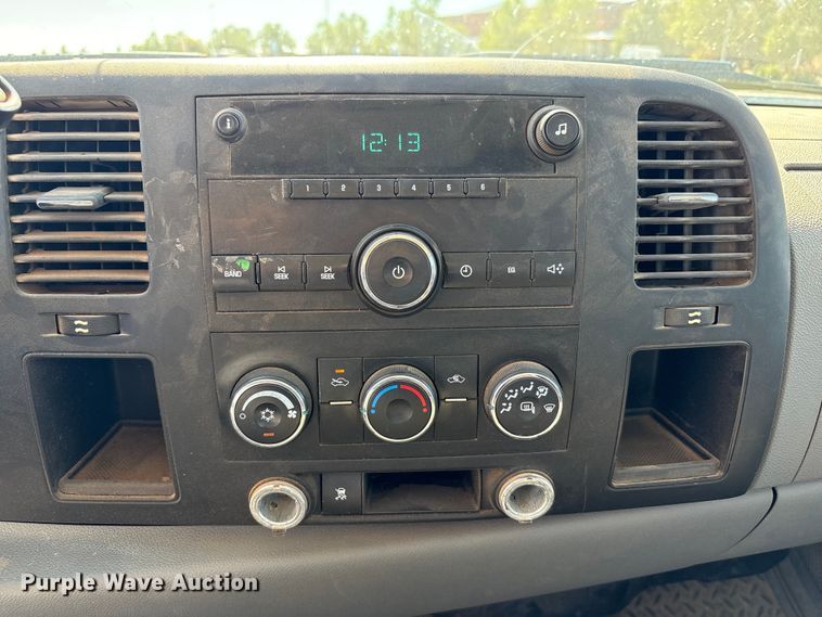 image for item EU4684 2011 Chevrolet Silverado 1500 pickup truck