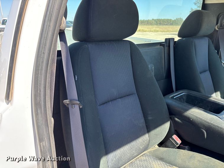 image for item EU4684 2011 Chevrolet Silverado 1500 pickup truck