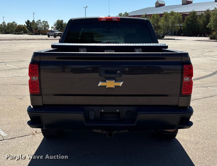 image for item EU4688 2015 Chevrolet Silverado 1500 Crew Cab pickup truck