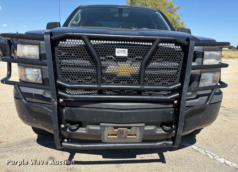 image for item EU4688 2015 Chevrolet Silverado 1500 Crew Cab pickup truck