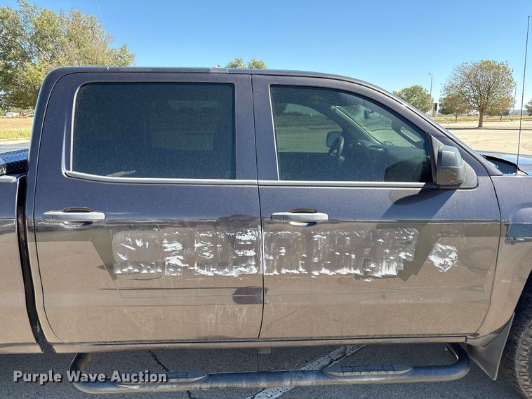 image for item EU4688 2015 Chevrolet Silverado 1500 Crew Cab pickup truck