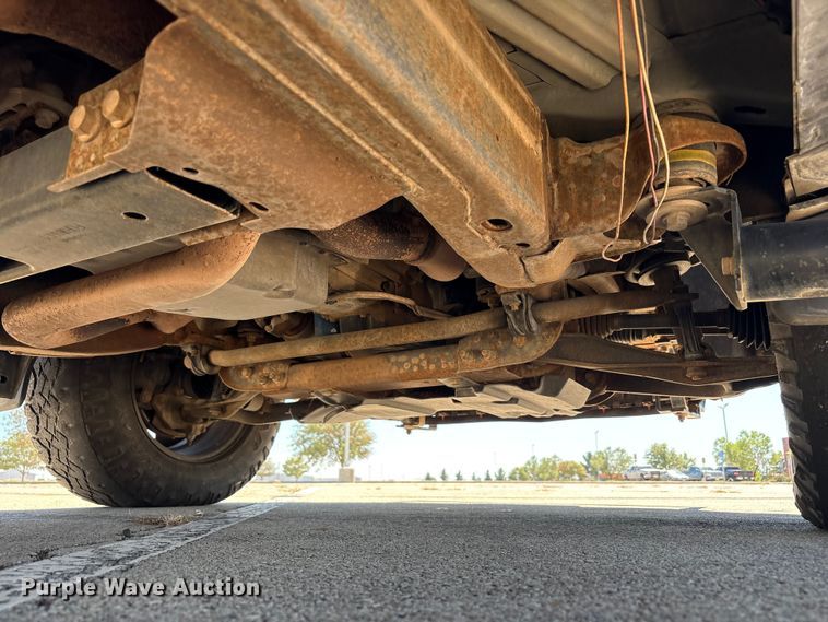 image for item EU4688 2015 Chevrolet Silverado 1500 Crew Cab pickup truck