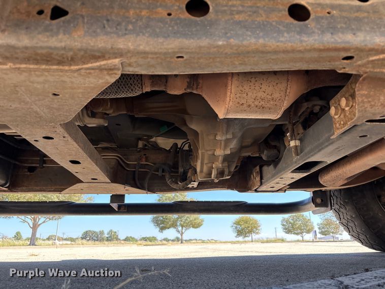 image for item EU4688 2015 Chevrolet Silverado 1500 Crew Cab pickup truck