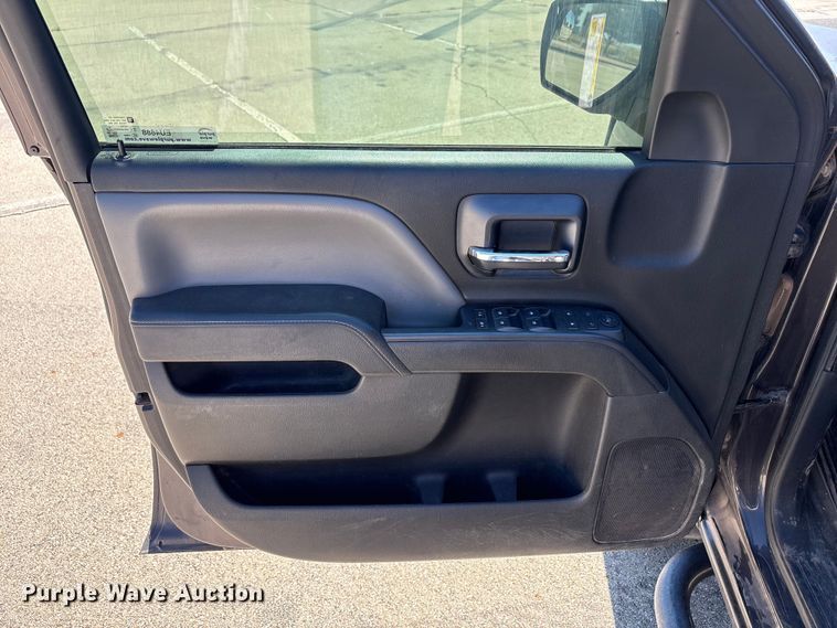 image for item EU4688 2015 Chevrolet Silverado 1500 Crew Cab pickup truck