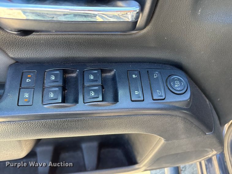 image for item EU4688 2015 Chevrolet Silverado 1500 Crew Cab pickup truck