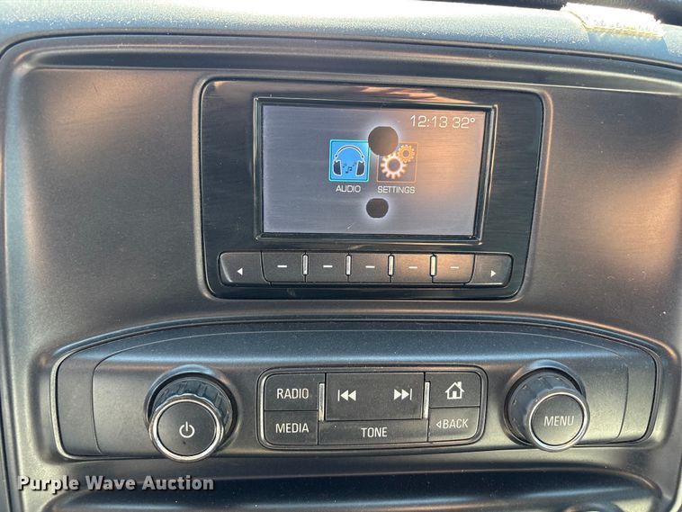 image for item EU4688 2015 Chevrolet Silverado 1500 Crew Cab pickup truck