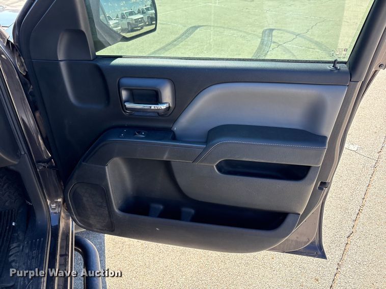 image for item EU4688 2015 Chevrolet Silverado 1500 Crew Cab pickup truck