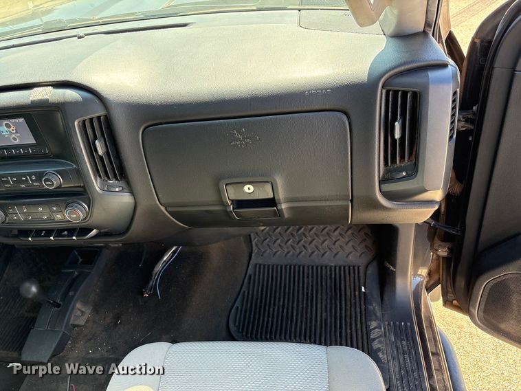 image for item EU4688 2015 Chevrolet Silverado 1500 Crew Cab pickup truck