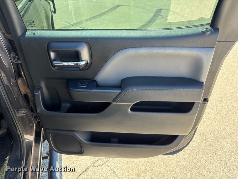 image for item EU4688 2015 Chevrolet Silverado 1500 Crew Cab pickup truck