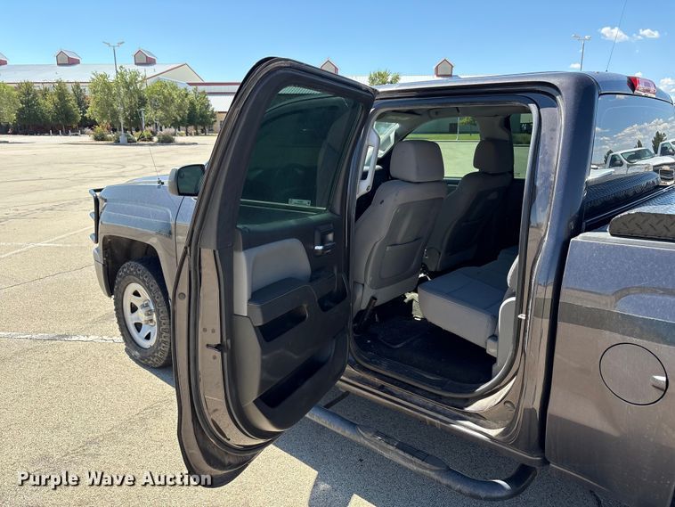 image for item EU4688 2015 Chevrolet Silverado 1500 Crew Cab pickup truck