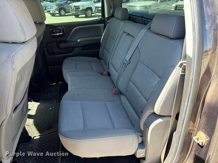 image for item EU4688 2015 Chevrolet Silverado 1500 Crew Cab pickup truck