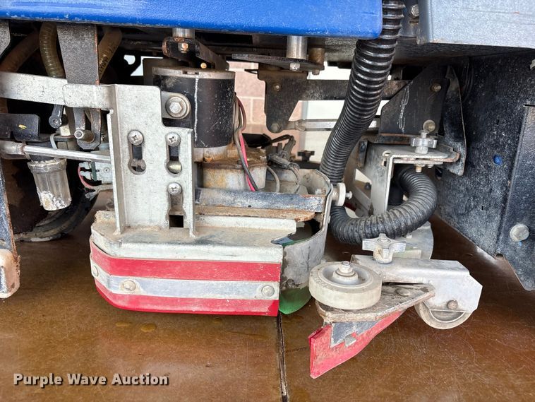 image for item EU4692 Chariot iScrub 24 floor scrubber