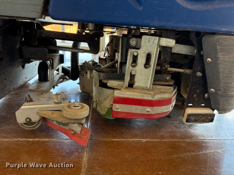 image for item EU4692 Chariot iScrub 24 floor scrubber