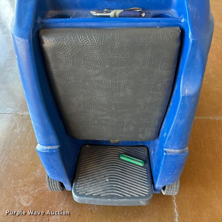 image for item EU4692 Chariot iScrub 24 floor scrubber